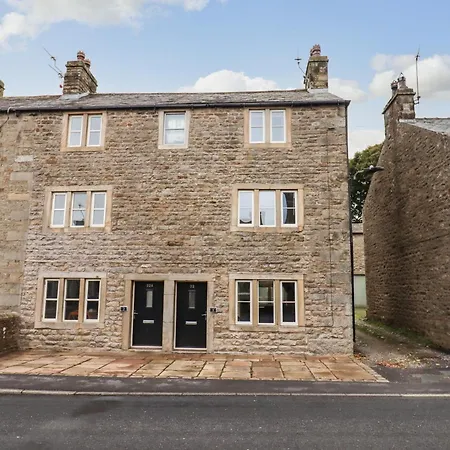 1 Grosvenor Farm * Skipton