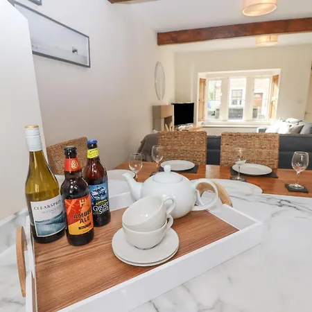 1 Grosvenor Farm Holiday home *