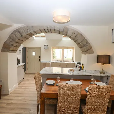 1 Grosvenor Farm *