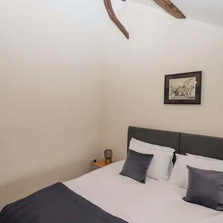 1 Grosvenor Farm Holiday home