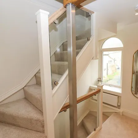 1 Grosvenor Farm بيت للعطل